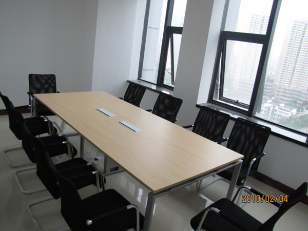 ���ϴ�˹adidas�칫��װ�޹��̰���